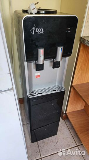 Кулер для воды с холодильником напольный