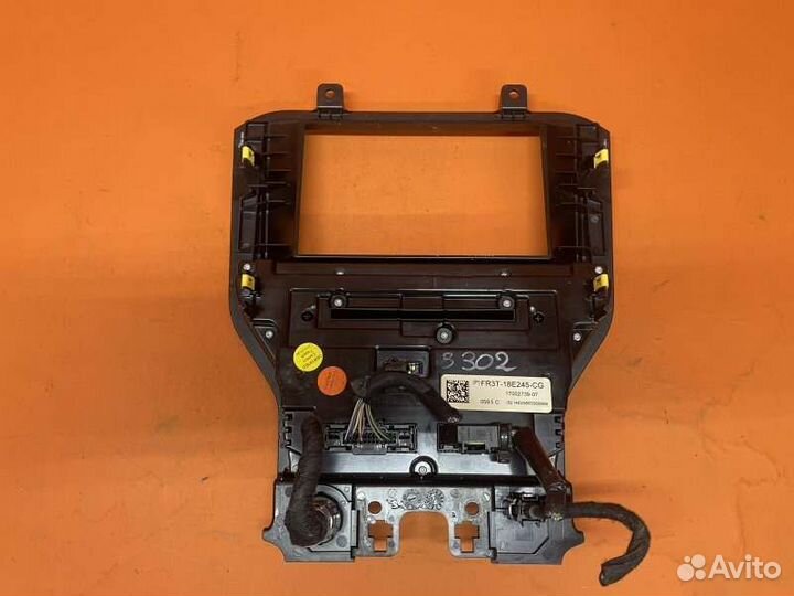 Панель управления магнитолой Ford Mustang 6 2.3