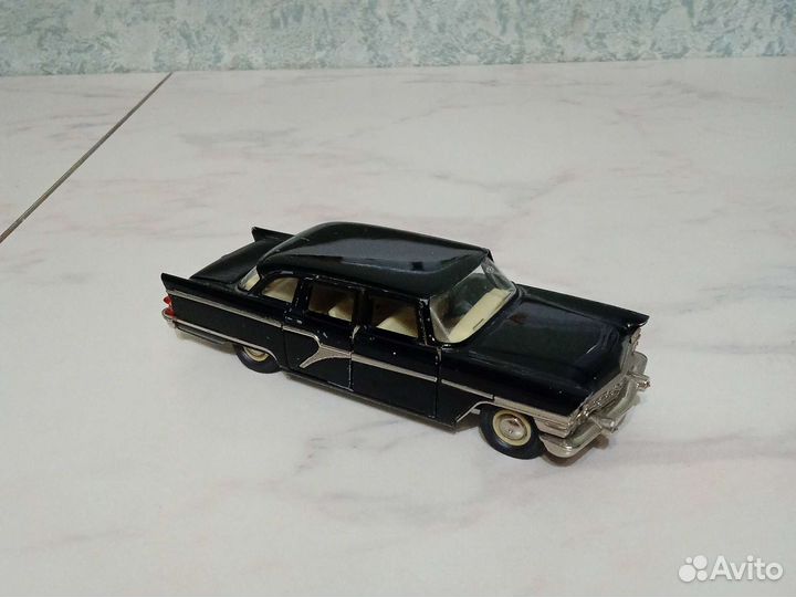 Модель Чайка Газ-13 СССР без ми, номерная