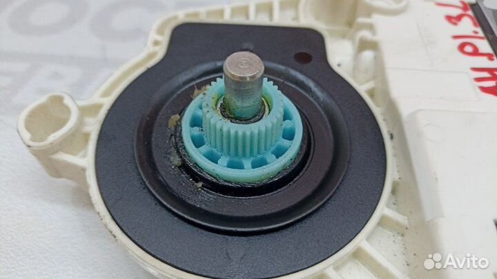 Моторчик стеклоподъемника задний левый Audi A4 B8