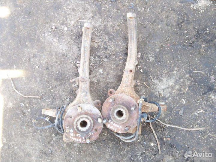 Поворотный кулак ступица Mitsubishi Galant