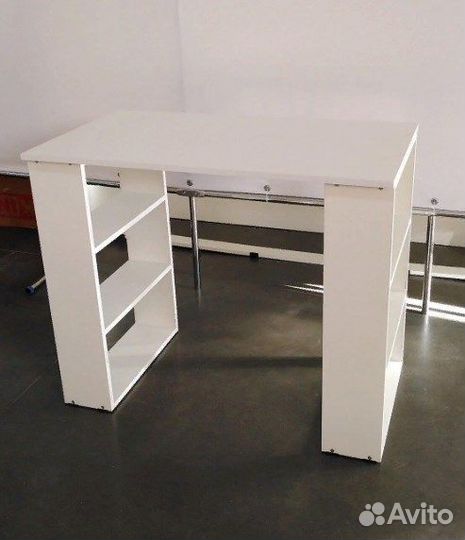 Стол письменный с полками Белый