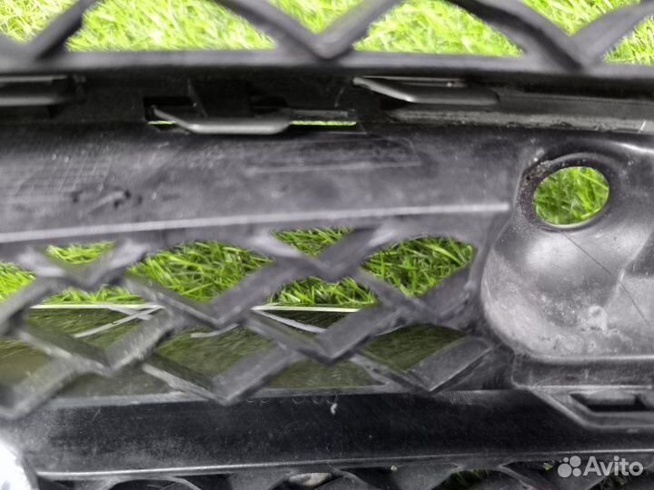 Решетка в бампер передняя правая Mercedes-Benz