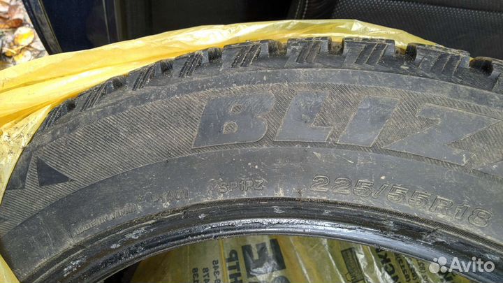 Bridgestone Blizzak Spike-01 225/55 R18