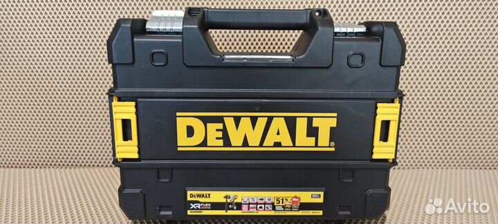 Ударная дрель-шуруповерт Dewalt DCD999P1T