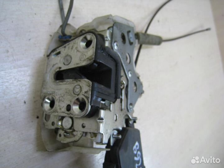 Замок двери передней левой Subaru Tribeca WX 2008