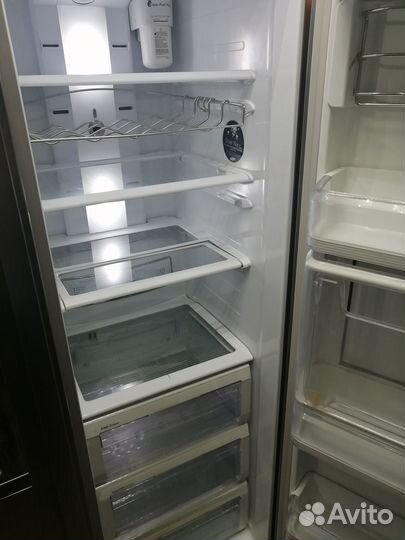 Холодильники Side-by-Side Samsung
