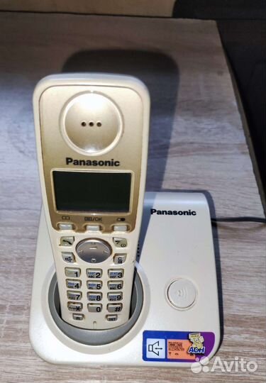 Телефон Panasonic kx-tg7205ru