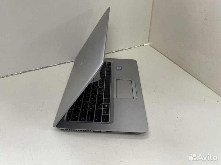 Ноутбук HP EliteBook 820