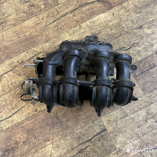 Впускной коллектор Ford Focus 1.6