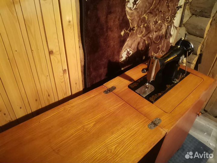 Швейная машина