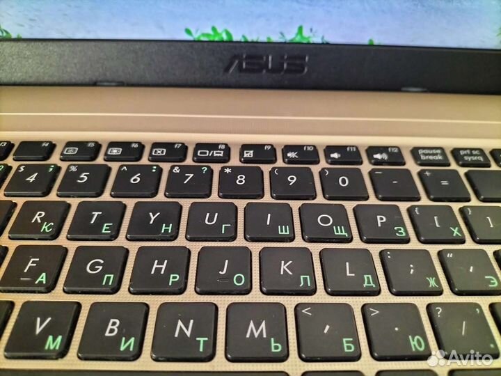 Ноутбук asus
