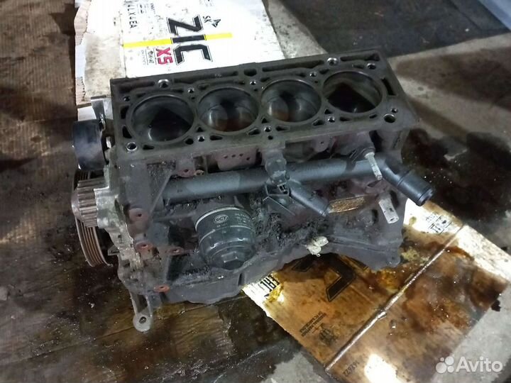 Блок двигателя k4j 730 Renault megane