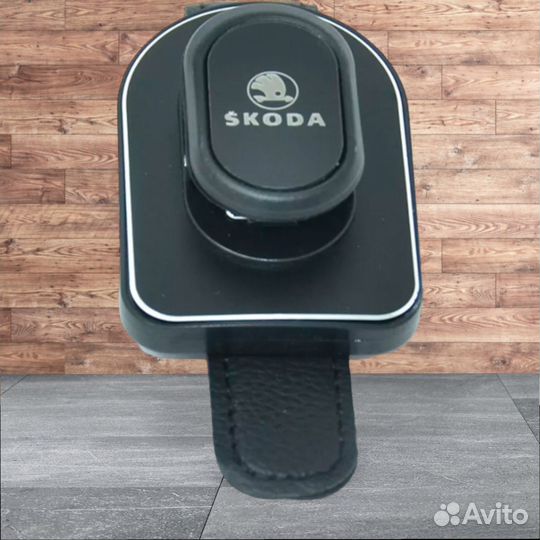 Держатель для очков в машину Skoda #112