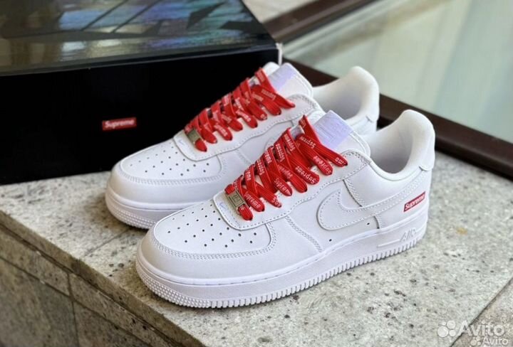 Nike air force 1 supreme white