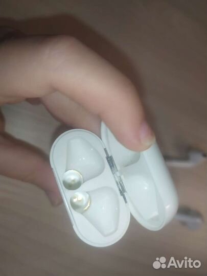 Наушники airpods на востановление не работаю