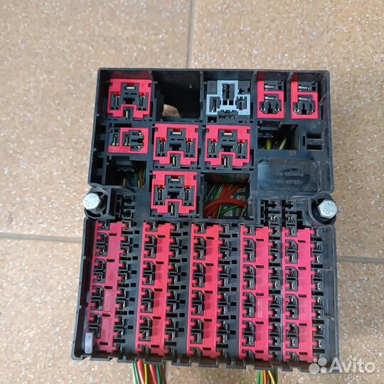 Блок предохранителей салона Ford Fiesta Mk 5