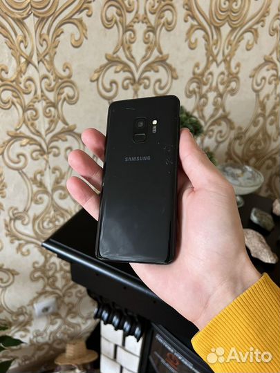 Samsung Galaxy S9, 4/64 ГБ