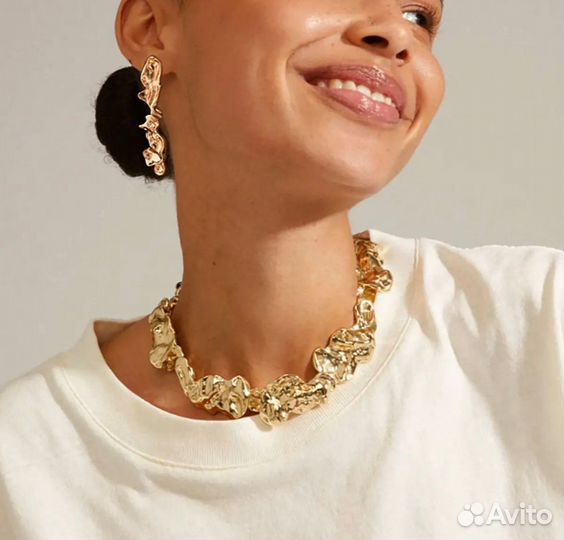 Серьги и колье мятое золото