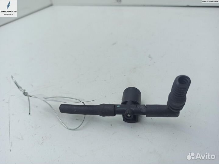 Форсунка омывателя 9221637 на Opel Zafira B