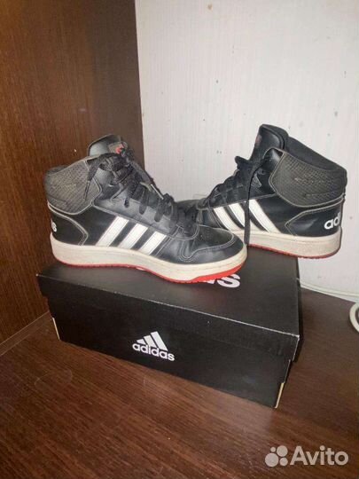 Кроссовки adidas