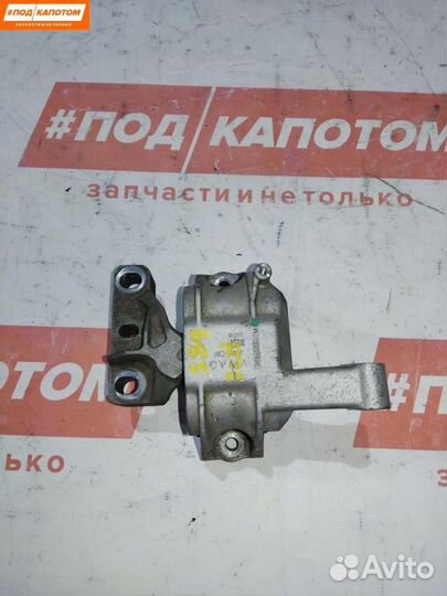 Подушка крепления двигателя правая Volkswagen