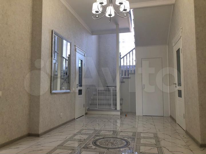 Коттедж 204 м² на участке 5,7 сот.