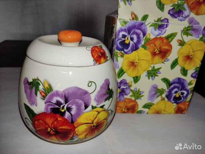 Солонки,перечница-керамика,кружки