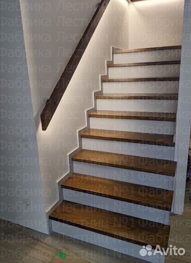 Лестница на металлическом каркасе