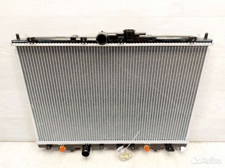 Радиатор охлаждения Mitsubishi Pajero Pinin