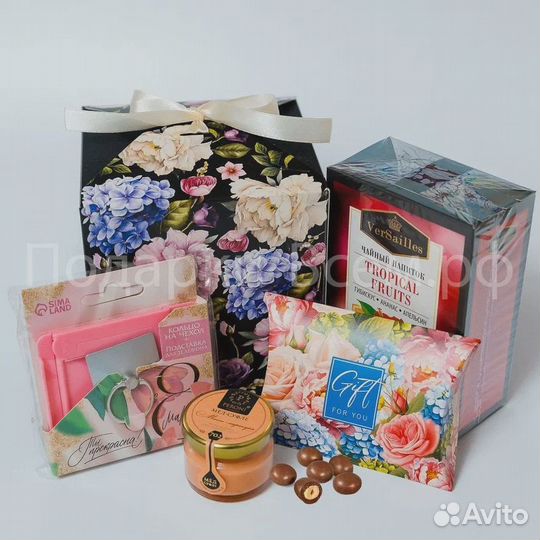 8 Марта. Вкусные наборы для женщин