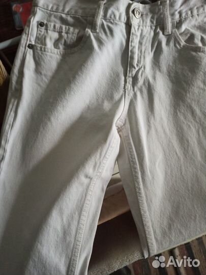 Джинсы белые
