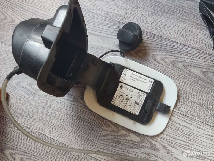 Лючек бензобака skoda Octavia A7