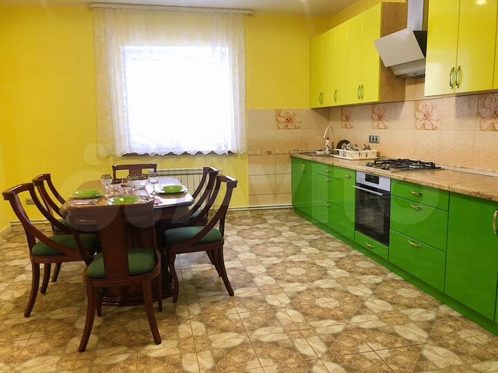 Дом 200 м² на участке 11 сот.