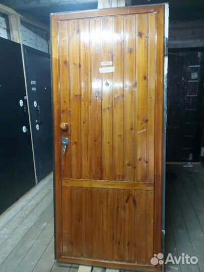 Металлическая, деревянная дверь б/у