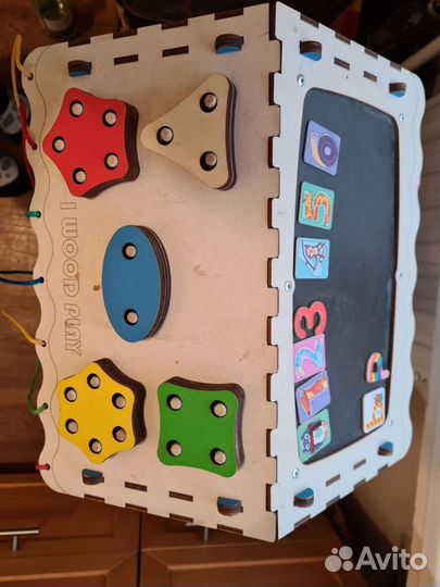 Бизиборд домик