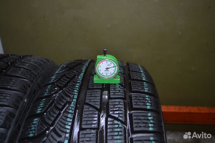 Pirelli Winter Sottozero 240 Serie II 235/45 R18 98V