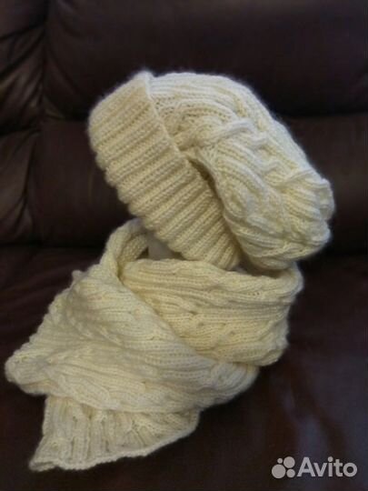 Комплект: шапка; шарф; варежки ручной работы