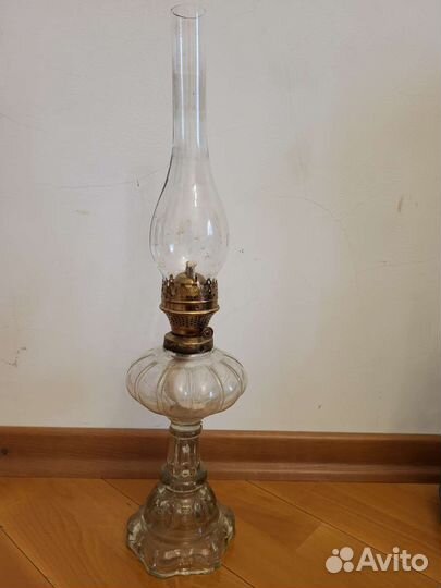 Старинная керосиновая лампа
