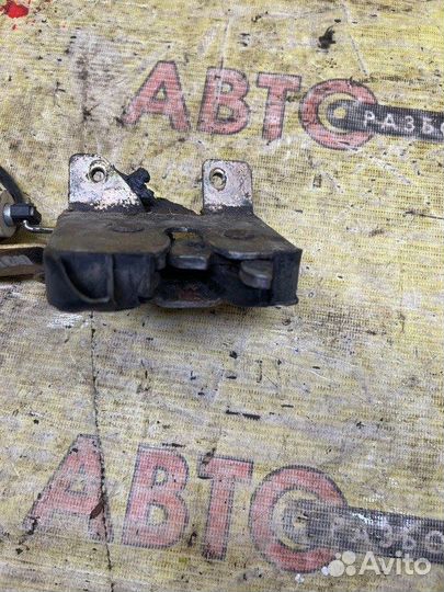 Замок багажника Ford Scorpio лифтбек BRE 1989