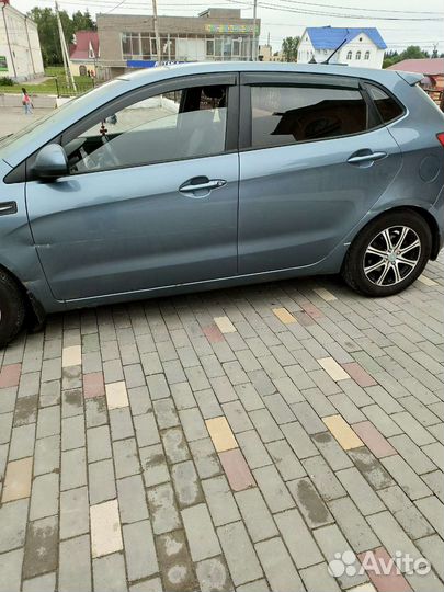Kia Rio 1.4 МТ, 2012, битый, 236 000 км