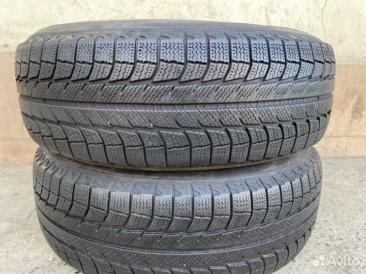 Michelin Latitude X-Ice 215/70 R16 100T