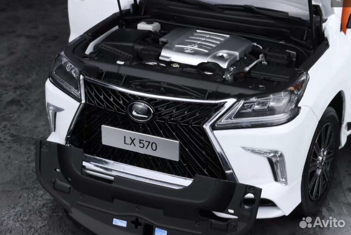 Lexus LX570 1 18 LCD Models