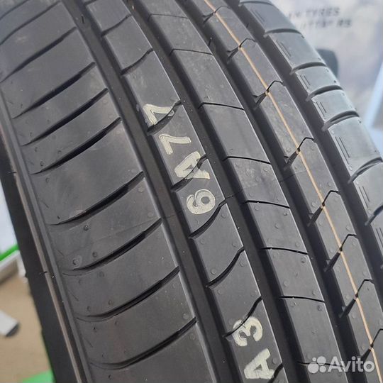 Kumho Ecsta HS51 215/60 R17 96H