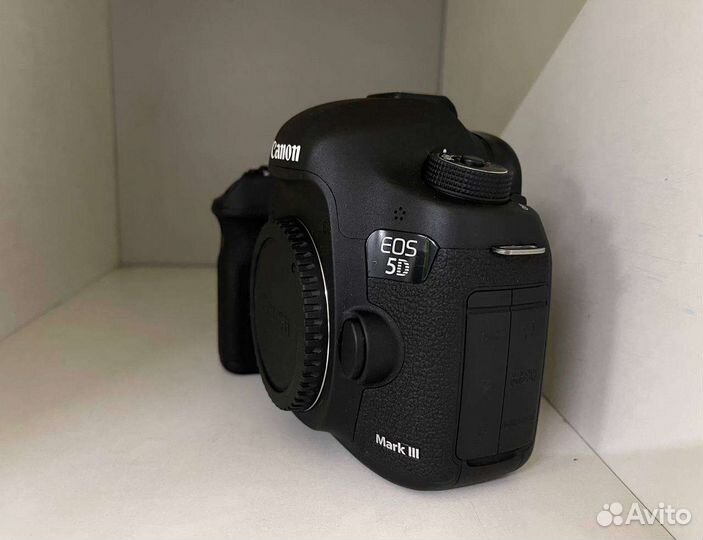 Canon 5D Mark III Body id 24 520