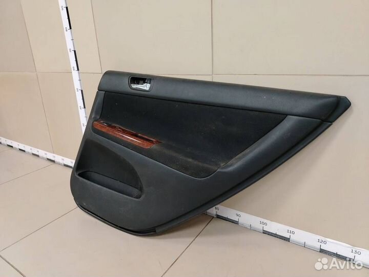 Обшивка двери задней правой Toyota Camry