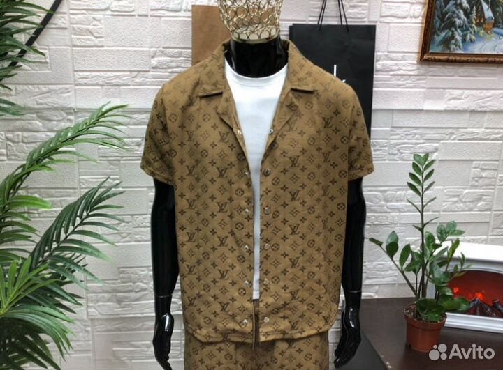 Летний костюм Louis Vuitton