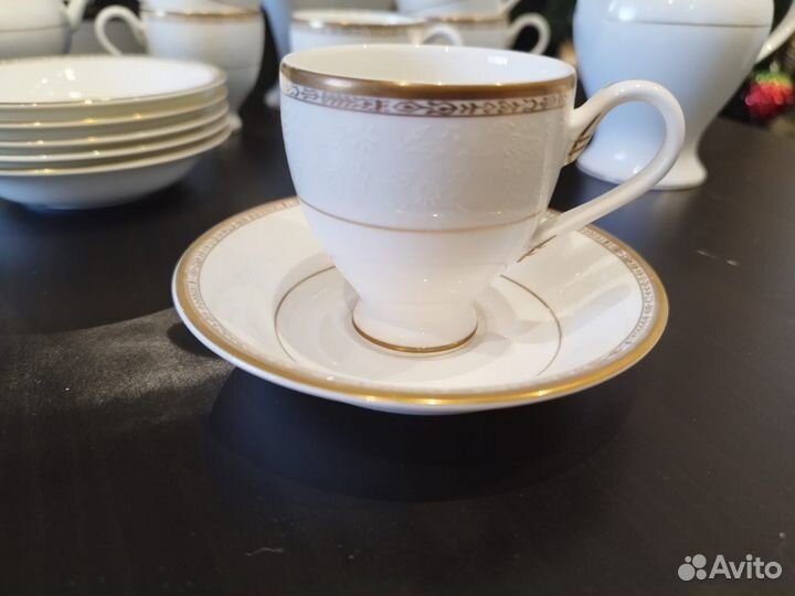 Фирменный чайный сервиз