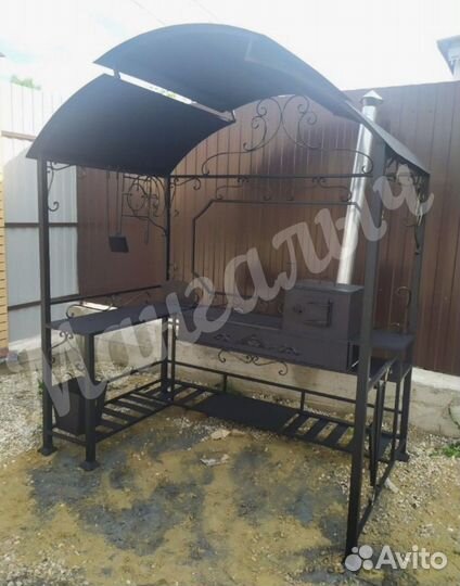 Мангал с крышей