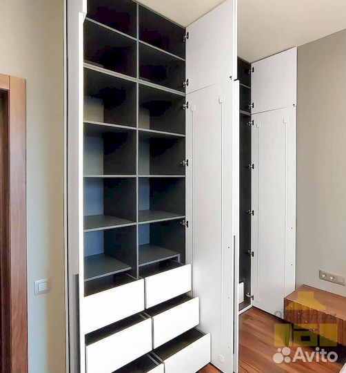 Угловой шкаф купе